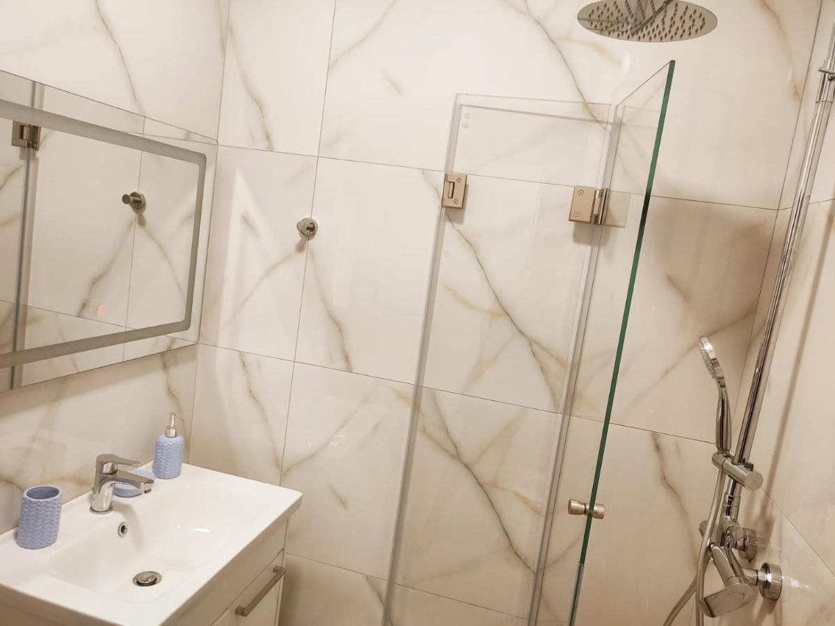 Proda Apartments Саранда Екстер'єр фото